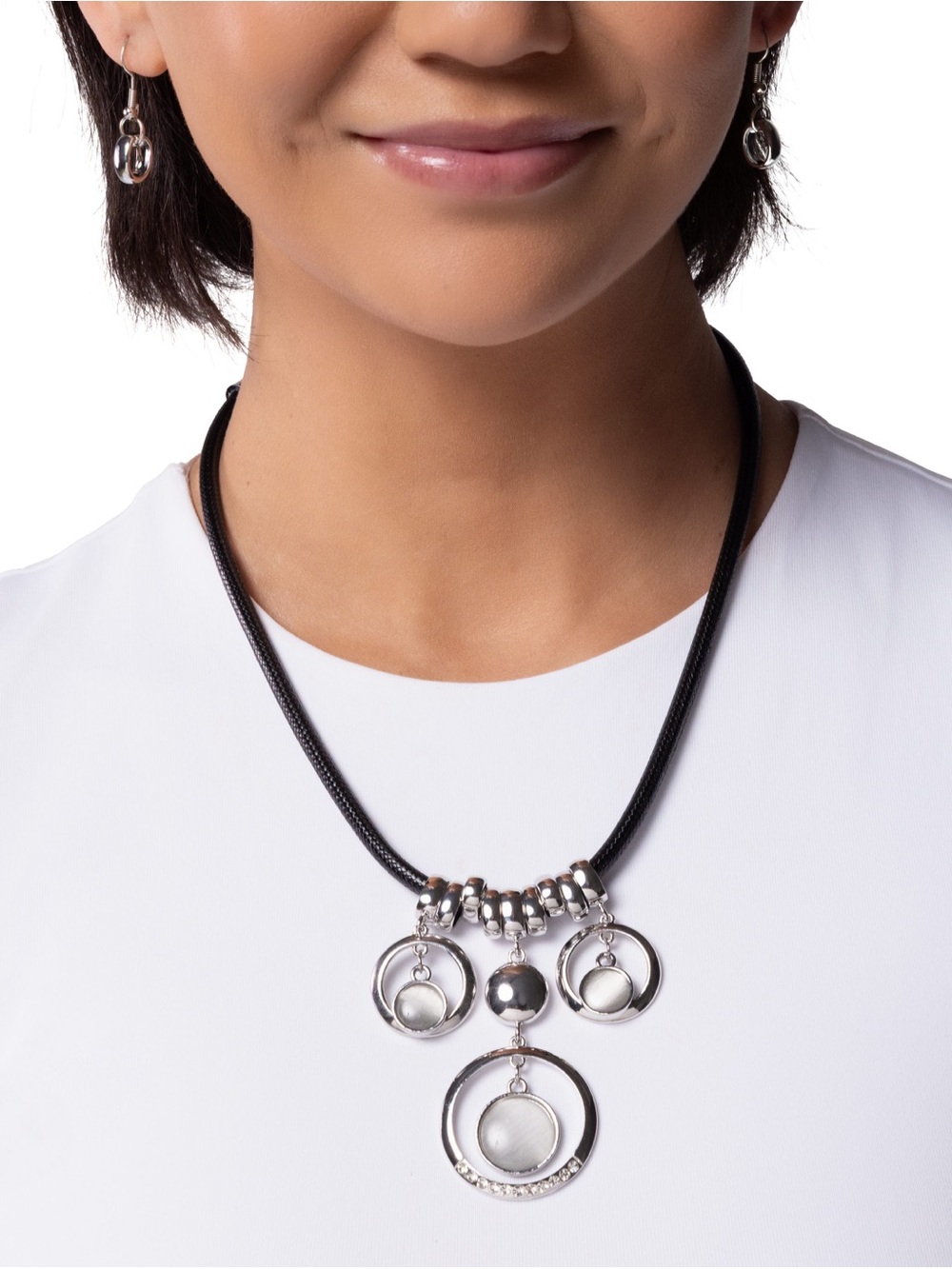 Elegant Silver-Tone Pendant Necklace in Black